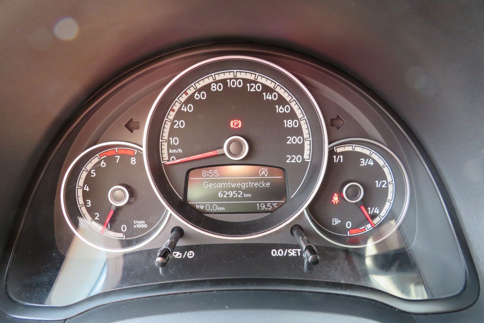 Fahrzeugabbildung Volkswagen up!  SITZHEIZUNG KLIMA 4-TÜREN NEBEL GJ 1.H