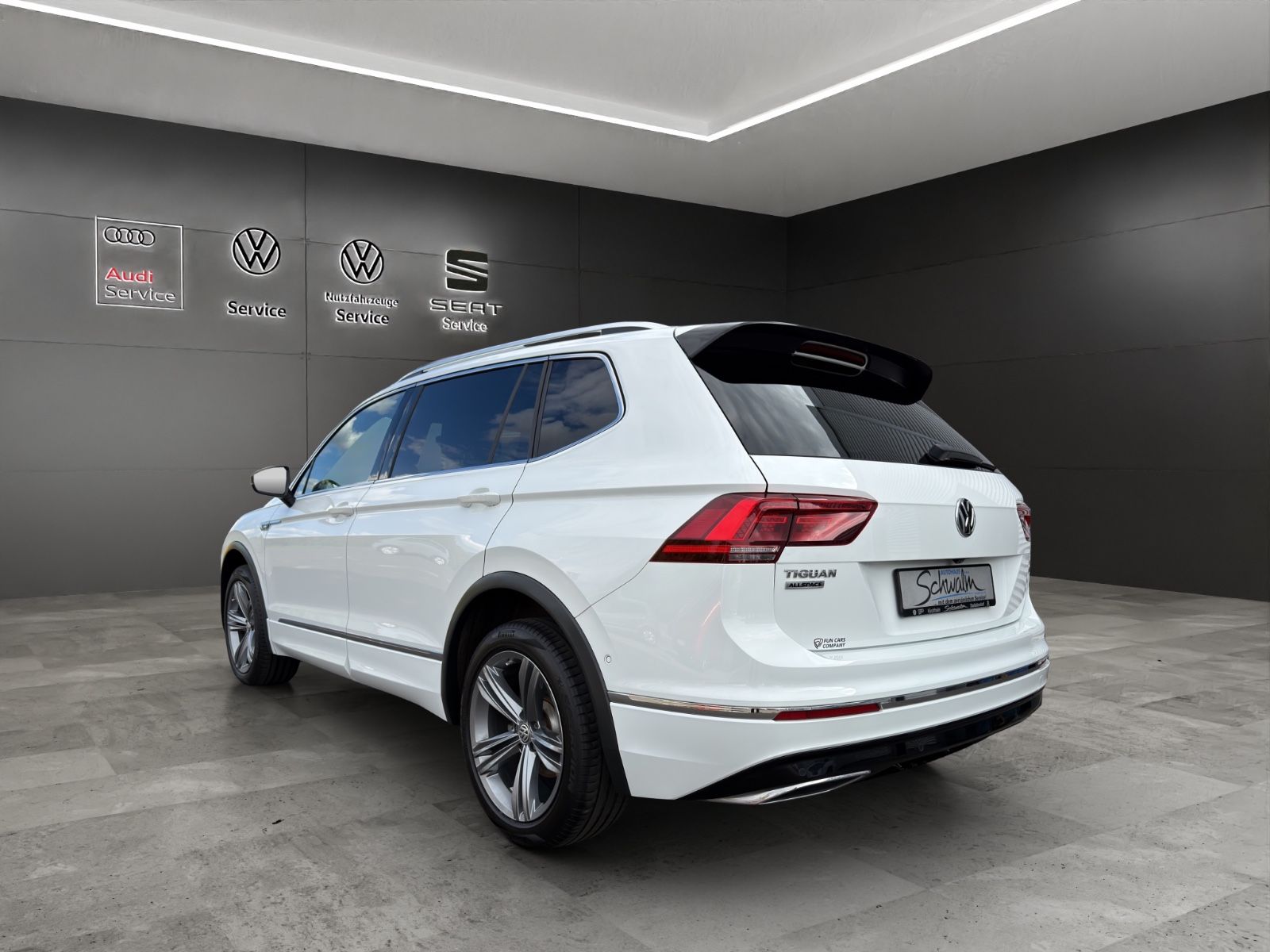 Volkswagen Tiguan Allspace *R-Line* 2.0 TDI DSG 4Motion imagem 3