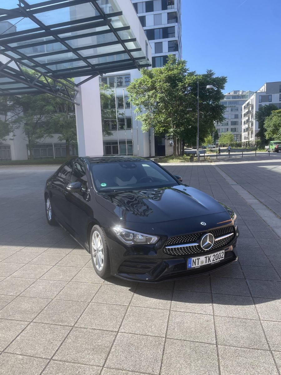 MERCEDES-BENZ CLA 180 - AMG Paket Vollausstattung