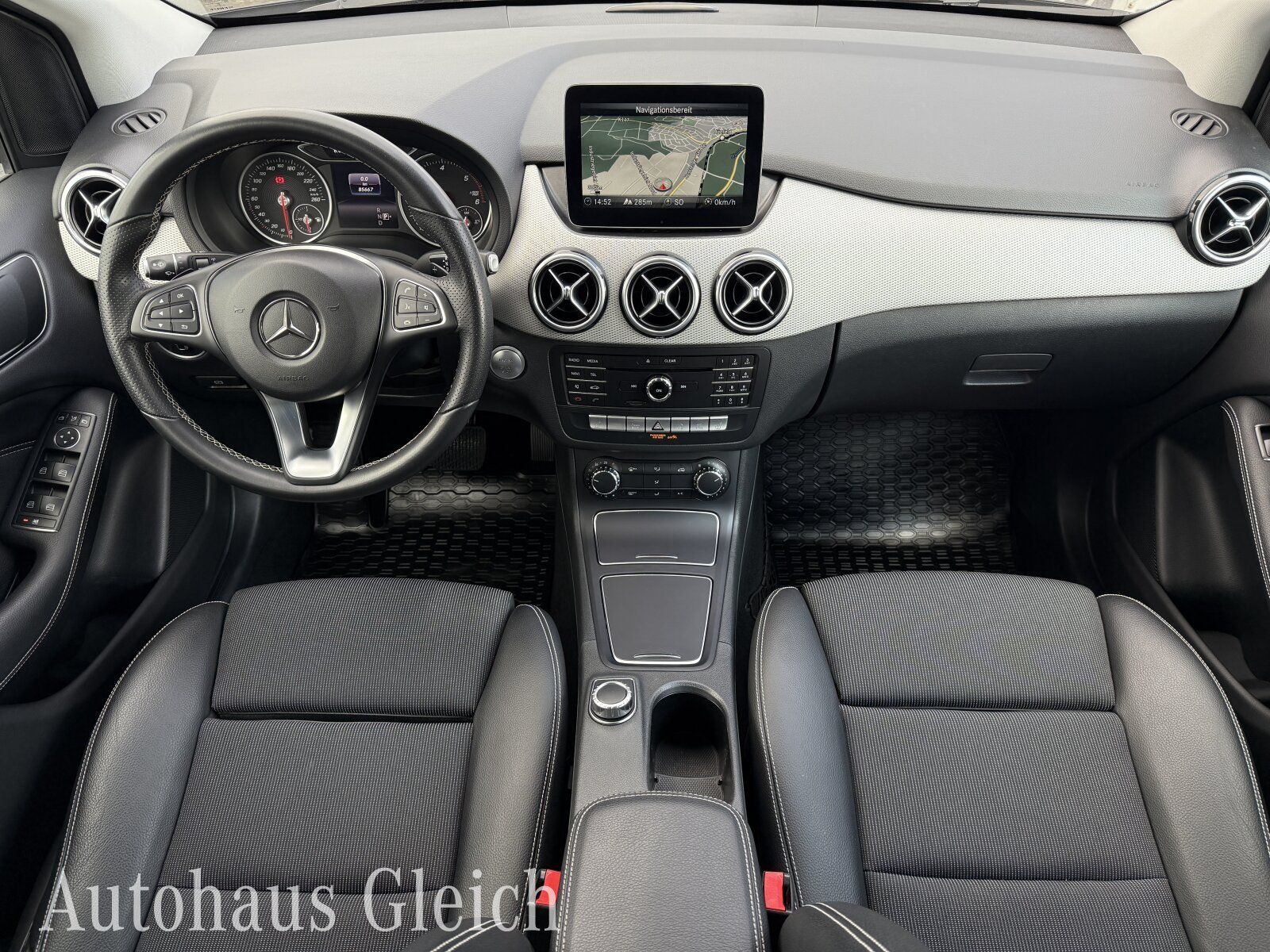 Fahrzeugabbildung Mercedes-Benz B 180 d Urban/Navi/KEYLESS-GO Start-Funktion/LED