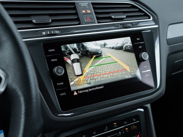 Tiguan R-Line TDI DSG 4M. AHK LED NAV Kamera