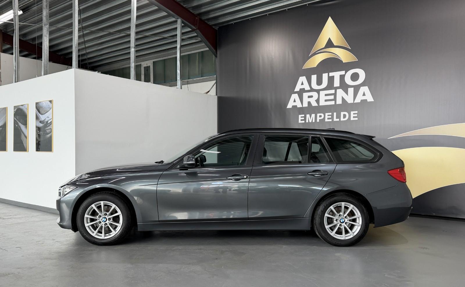 BMW 318d Touring 2.0 Aut.*Pano*Start/Stopp/Navi/PDC