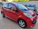 Peugeot 107 1.0 Benz 5 porte Automatica - Peugeot 107 mit Benzin-Antrieb: Kleinwagen, Automatik