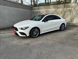 Mercedes-Benz CLA 220 DCT - - schwarze Mercedes-Benz CLA 220