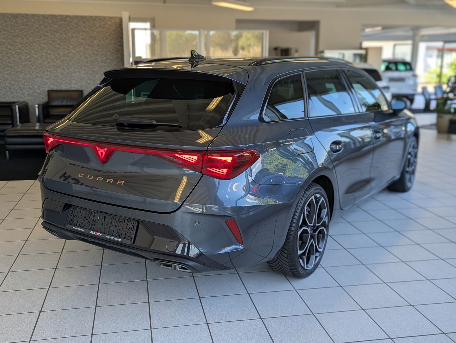 Fahrzeugabbildung CUPRA Leon 1.5 eTSI DSG Skyline Dinamica Memory AHK 19