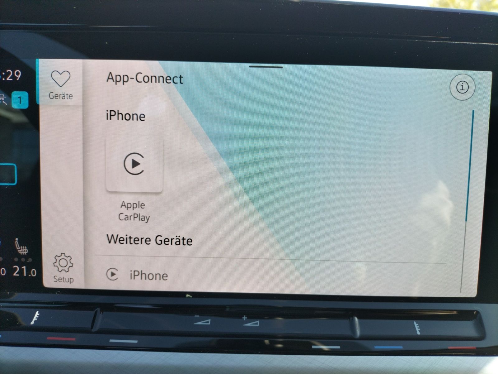 Fahrzeugabbildung Volkswagen Golf VIII Variant Life TDI DSG LED ACC AHK SHZ P