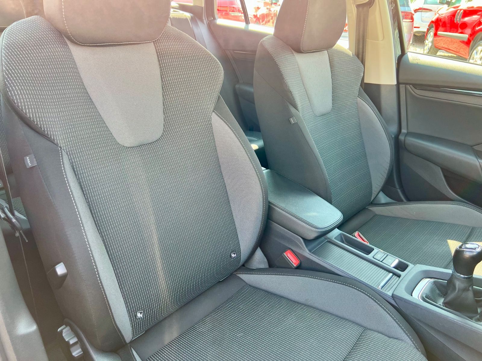 SKODA Octavia Combi Ambition AHK AAC SHZ NAVI CARPLAY