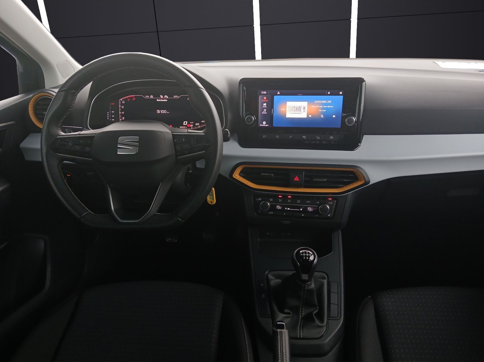 Fahrzeugabbildung SEAT Ibiza TSI Style LED Climatronic AID GRA PDC SH L