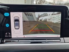 Fahrzeugabbildung Volkswagen Golf VIII Variant Life Navi LED RFK ACC StdHz