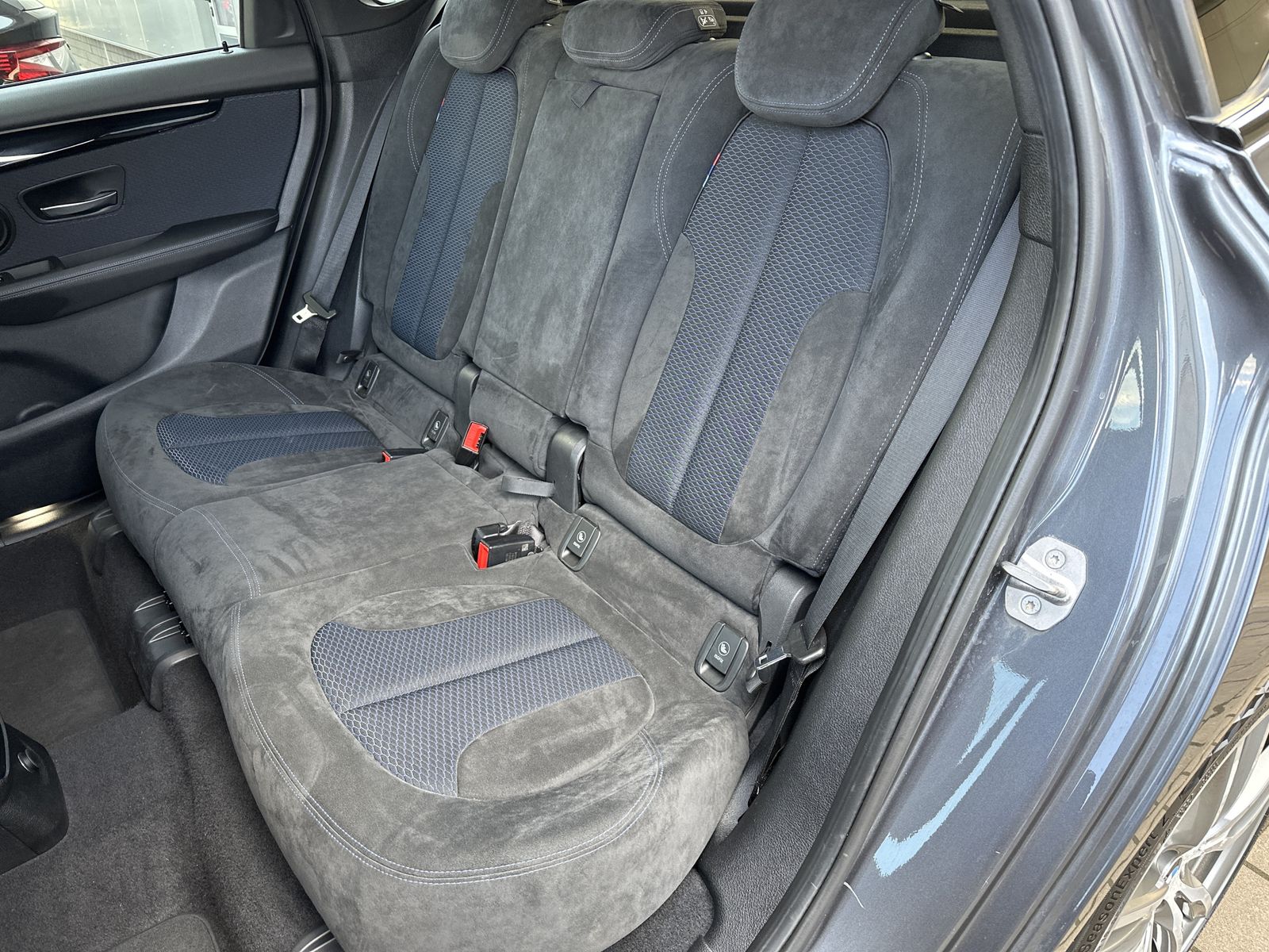 Fahrzeugabbildung BMW 220d Active Tourer M-Sport NAV+LED+HIFI+18ZO+EU6