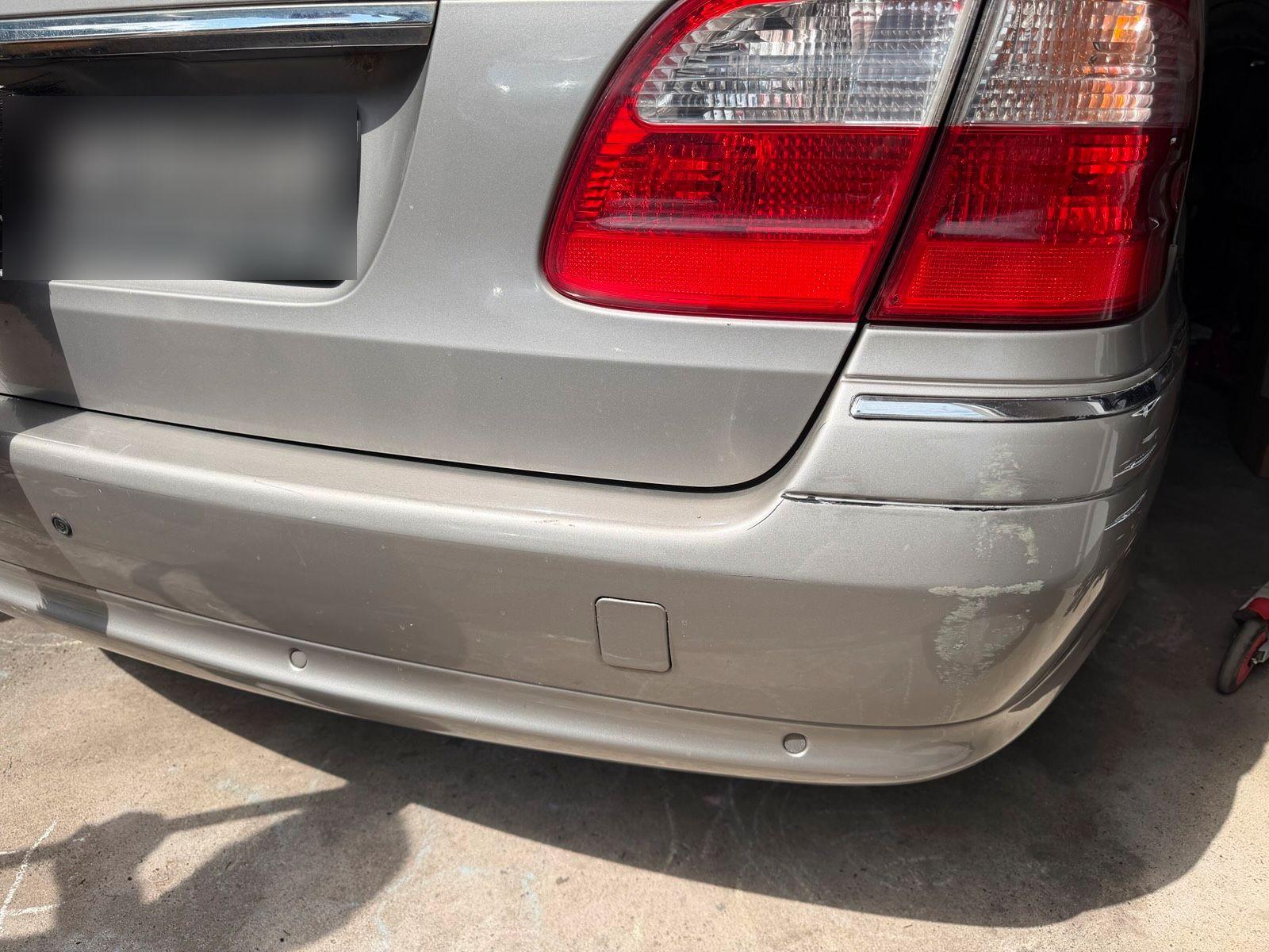 Mercedes-Benz E220 2005 — photo 10