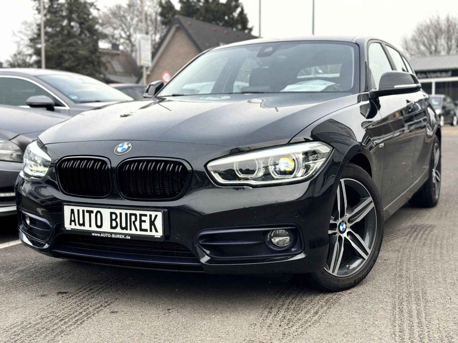 BMW 118i 5trg Sport Line Navi Leder LED PDC MFL Shz