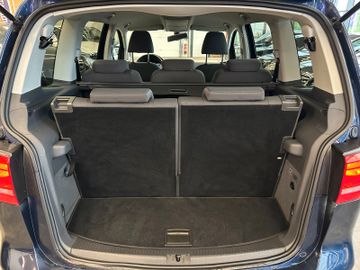 MYAUTOCENTER – Gebraucht- und Jahreswagen mit Werkstattservice in Pfaffenhofen Volkswagen Touran Comfortline *7-SITZER*2-ZONEN*TEMPO*
