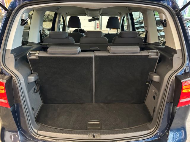 MYAUTOCENTER – Gebraucht- und Jahreswagen mit Werkstattservice in Pfaffenhofen Volkswagen Touran Comfortline *7-SITZER*2-ZONEN*TEMPO*