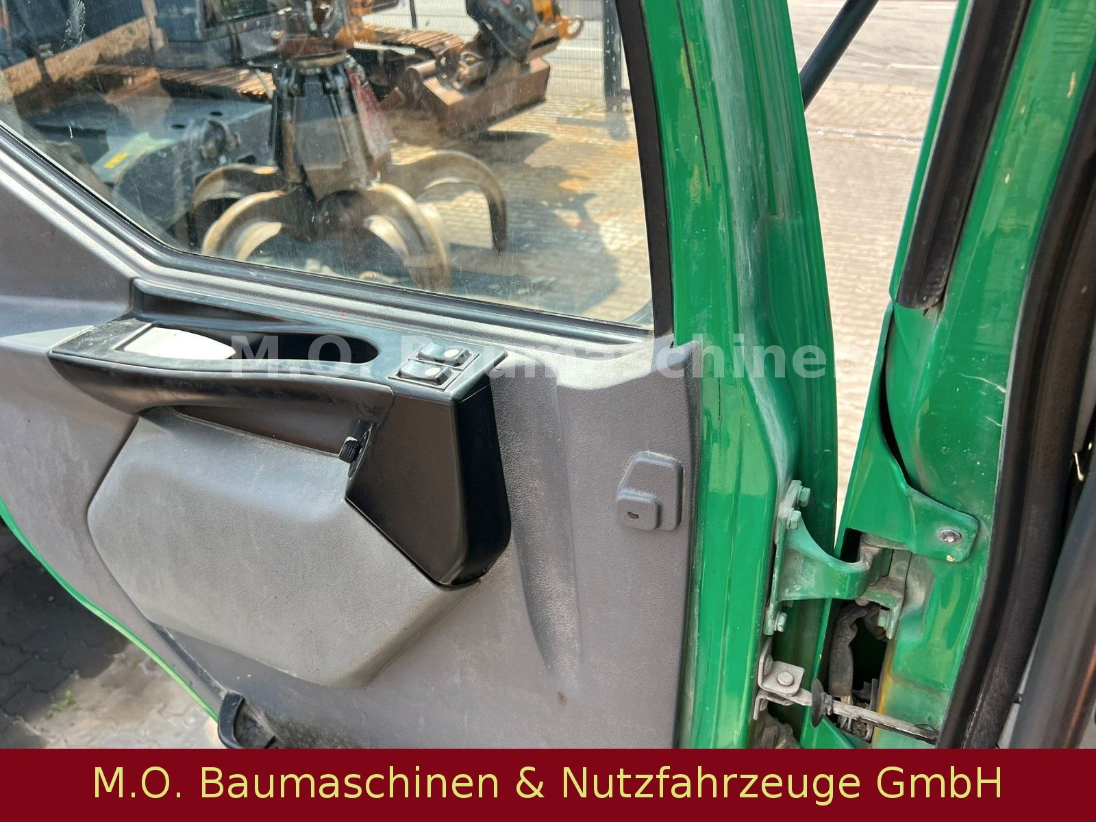 Fahrzeugabbildung Renault Kerax 370 dci / 6x4 / Palfinger PK 15500 / Euro5