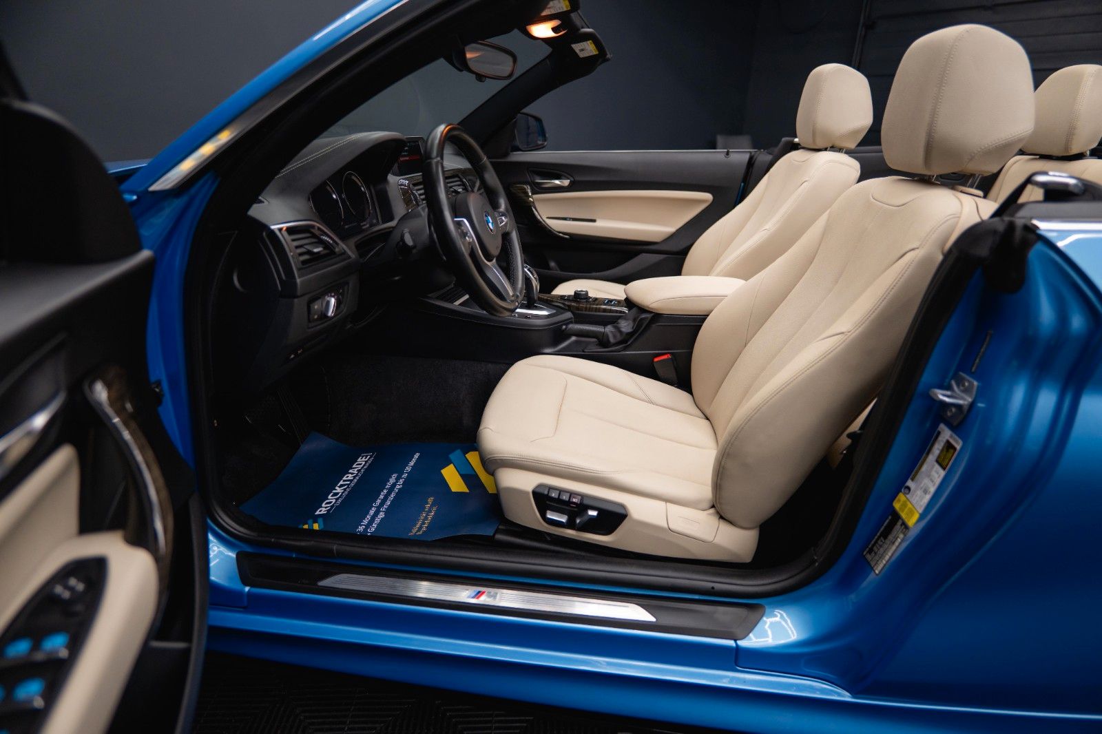 Fahrzeugabbildung BMW 230i Cabrio M-Sport Performance Shadow Line LED