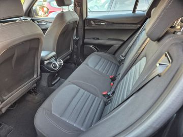 Alfa-Romeo Stelvio - 7