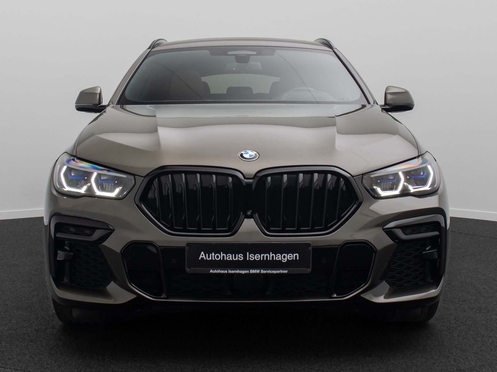 Fahrzeugabbildung BMW X6 xD40i M Sport 360°DAB Panorama Individual 22"