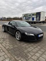 Audi R8 4.2 FSI R tronic quattro - - Audi R8 mit Benzin-Antrieb: Schwarz, Leder