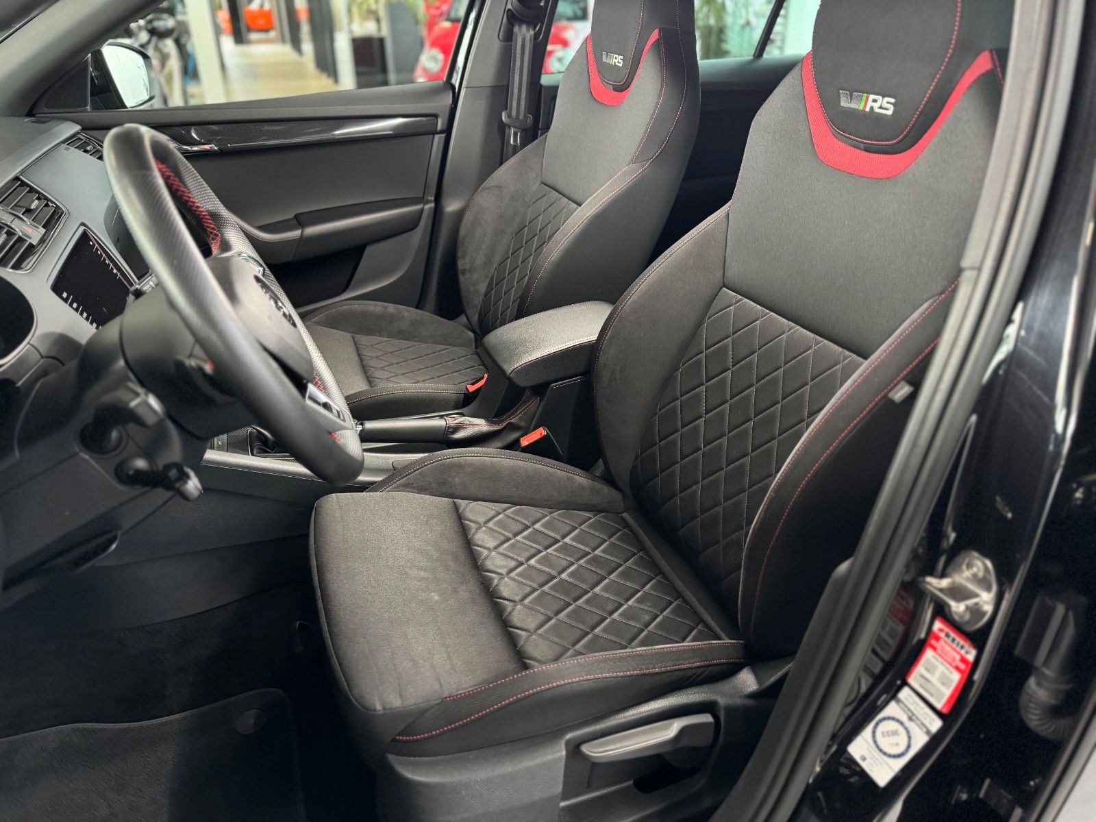 Fahrzeugabbildung SKODA Octavia Combi 2.0 TDI RS 4x4   "ACC Park-Paket"