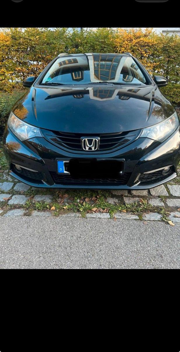 Honda Civic 2014 — rear view