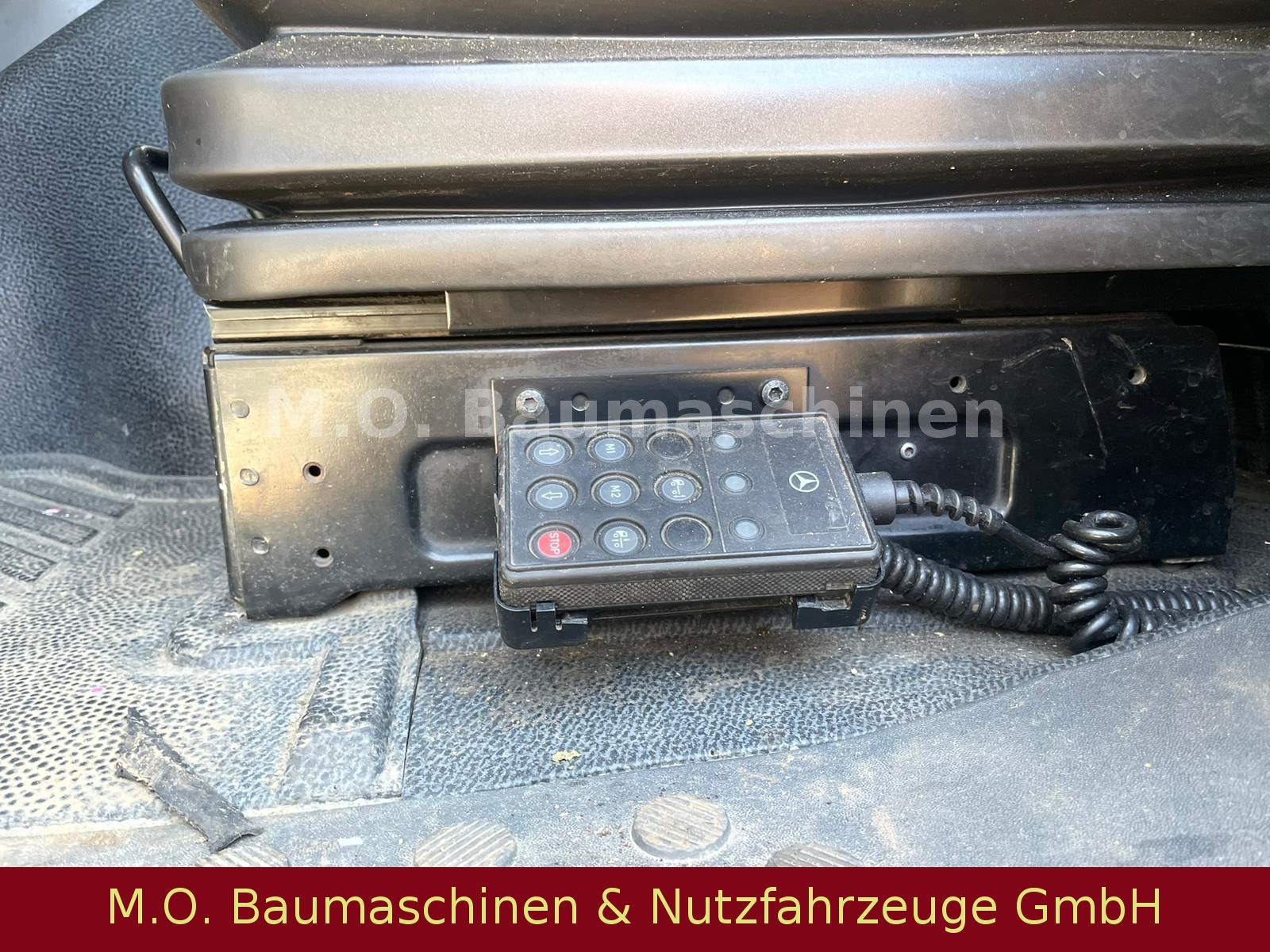 Fahrzeugabbildung Mercedes-Benz Actros 3336/ Euro 5 / AC / Faun Frontlader 535/