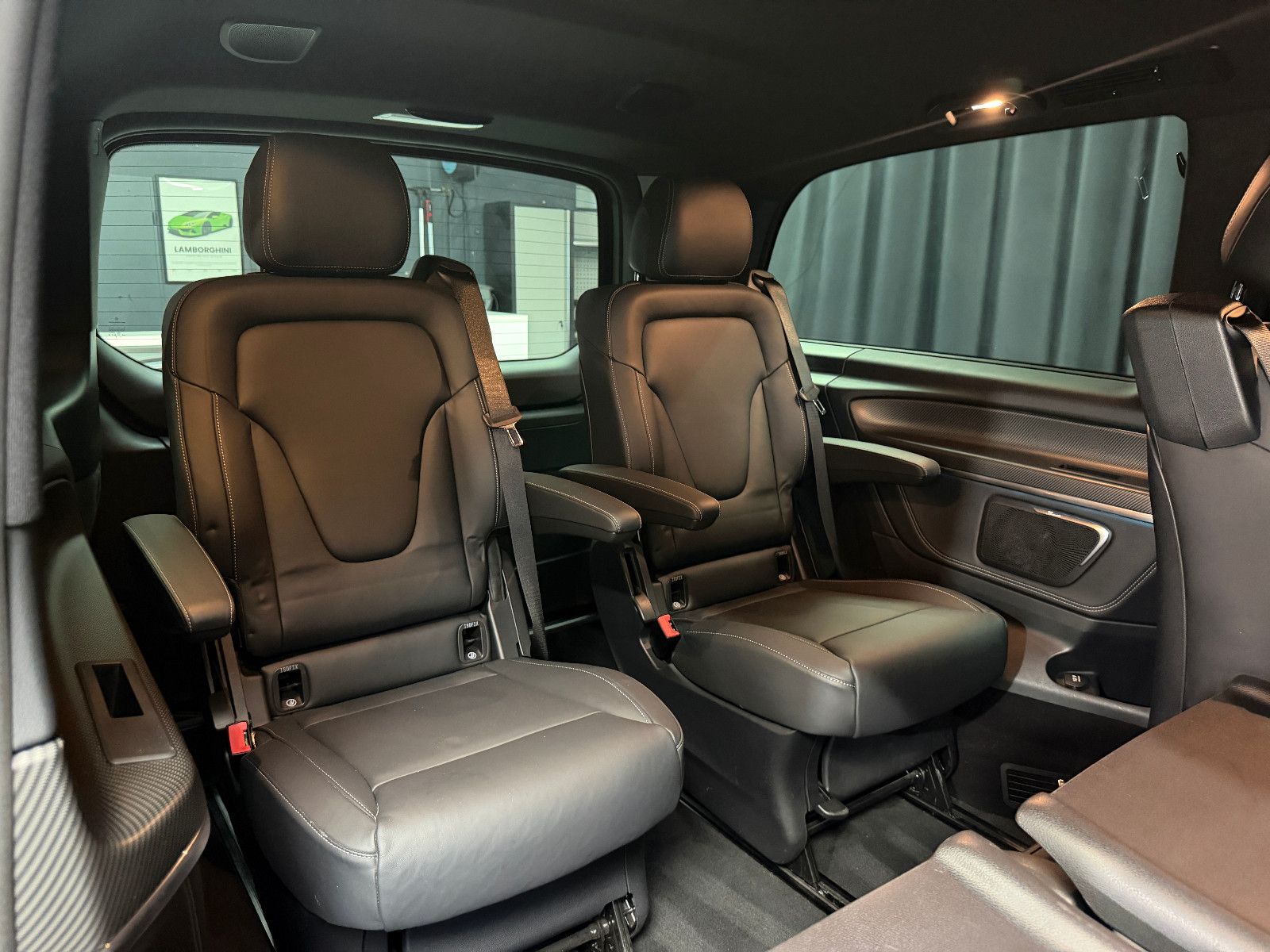 Fahrzeugabbildung Mercedes-Benz V 250d AVANTGARDE AMG EDITION lang|360°|AHK|LEDE