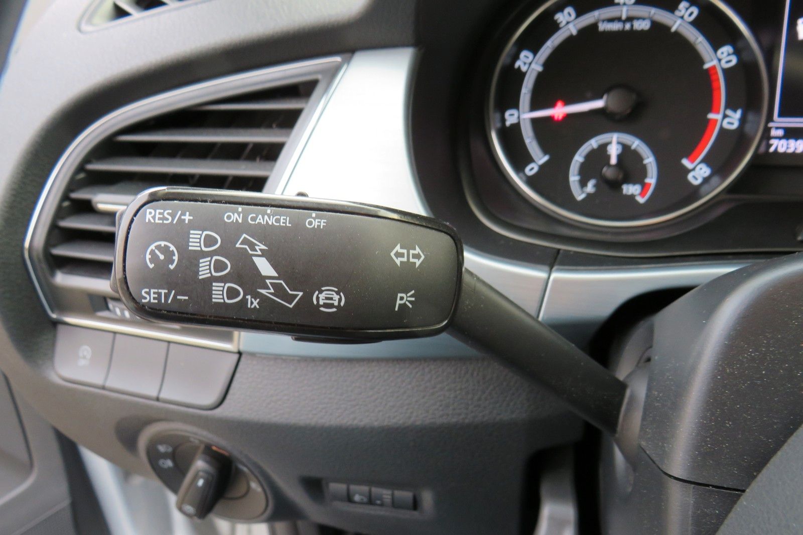 Fahrzeugabbildung SKODA Fabia Combi Ambition APP-CONNECT GRA PDC SITZH.1