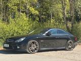 Mercedes-Benz CLS 63 AMG AMG - Mercedes-Benz Coupé aus dem Jahr 2009
