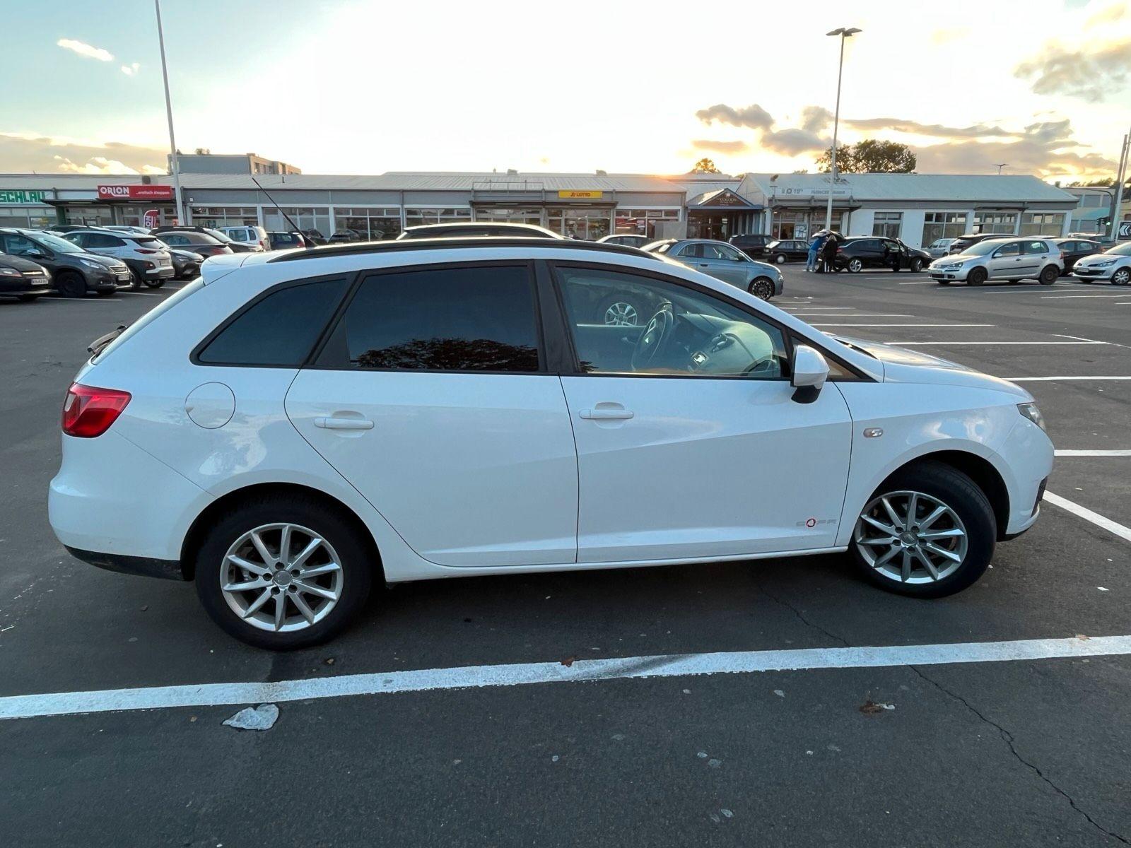 Seat Ibiza 2012 — rear view