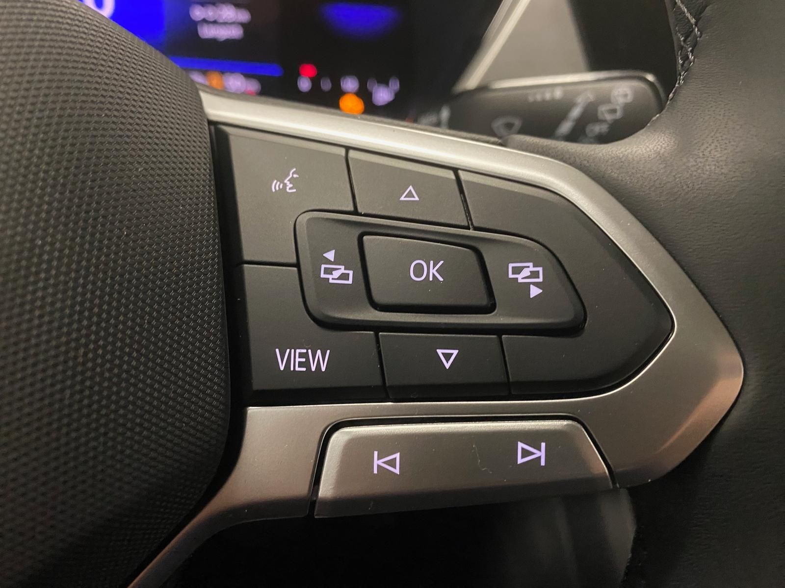 Fahrzeugabbildung Volkswagen Touran 1.5 TSI R-LINE COMFORTLINE DSG+ACC+AHK