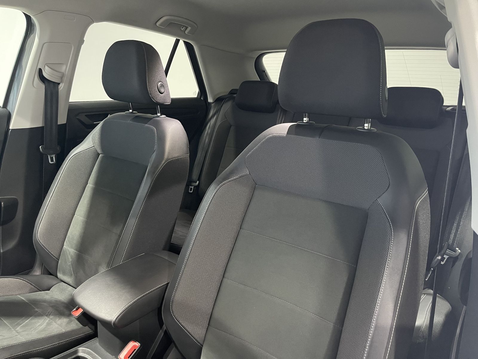 Fahrzeugabbildung Volkswagen T-Roc 1.5 TSI*Style*AHK*LED-Plus*ACC*Cam*ELHK*