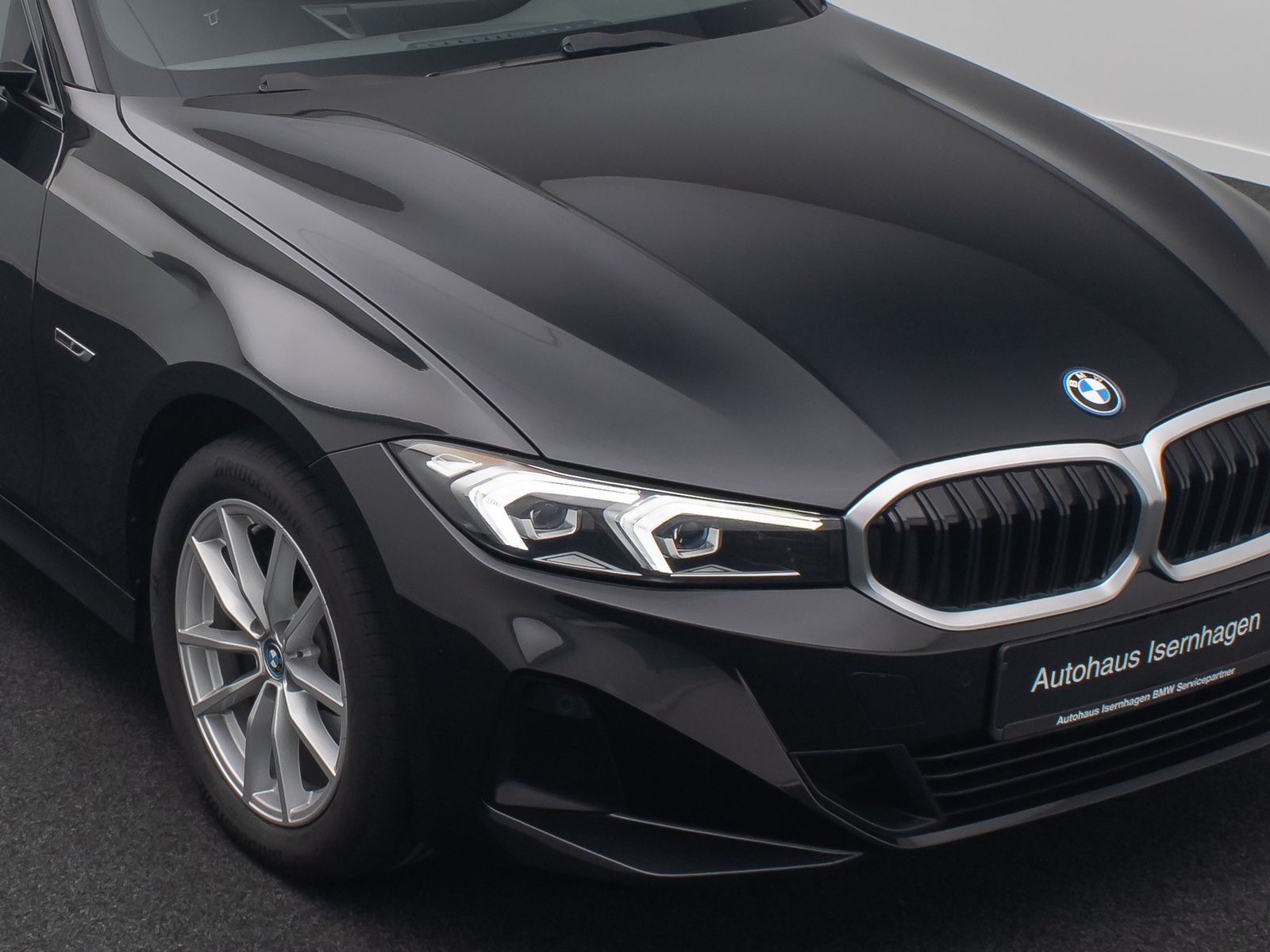 Fahrzeugabbildung BMW 320e  DAB CockPitPlus PDC WidscreenDisplay LED