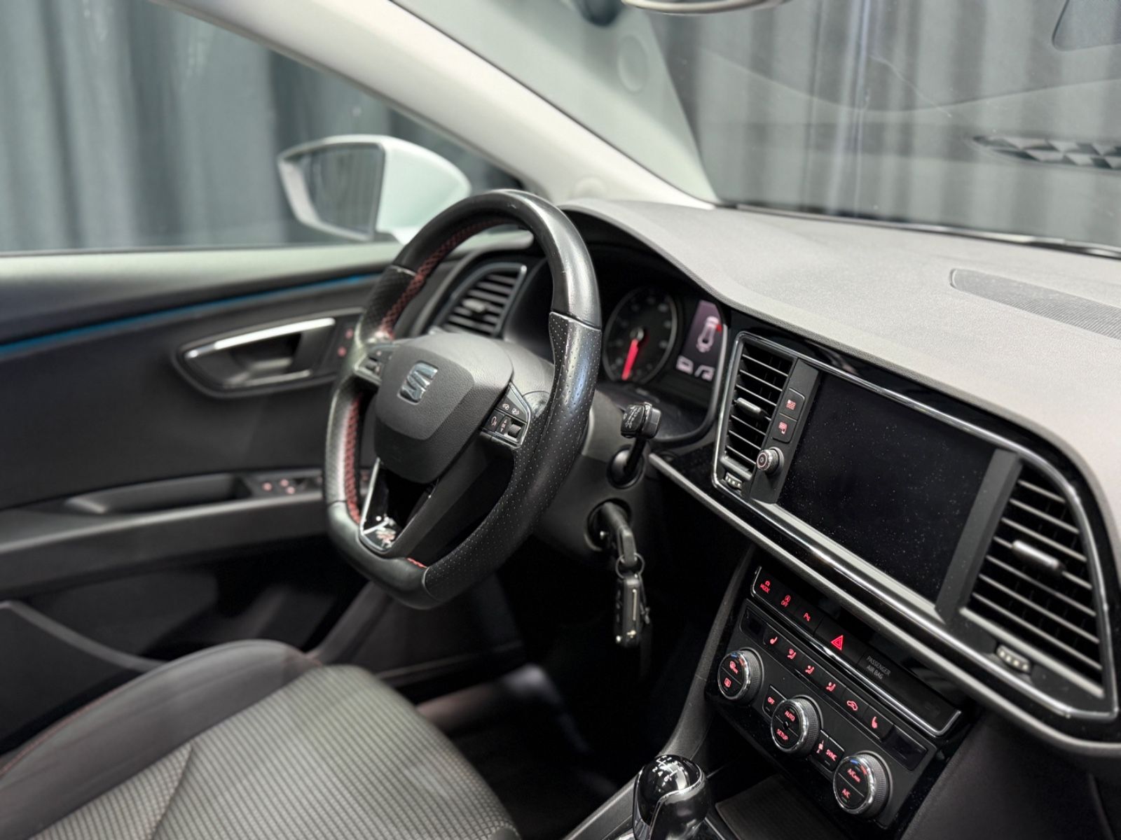 Fahrzeugabbildung SEAT Leon ST FR |RF-CAM|2.HAND
