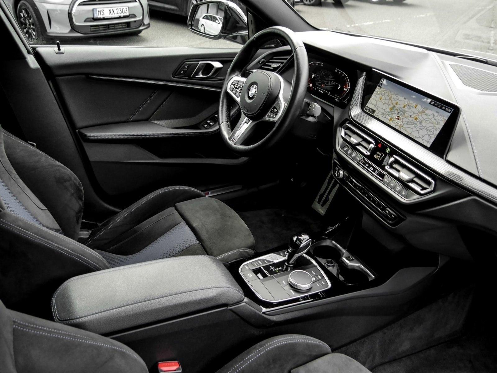 BMW 218d M SPORT+PANO+H/K+ACC+PA+LHZ