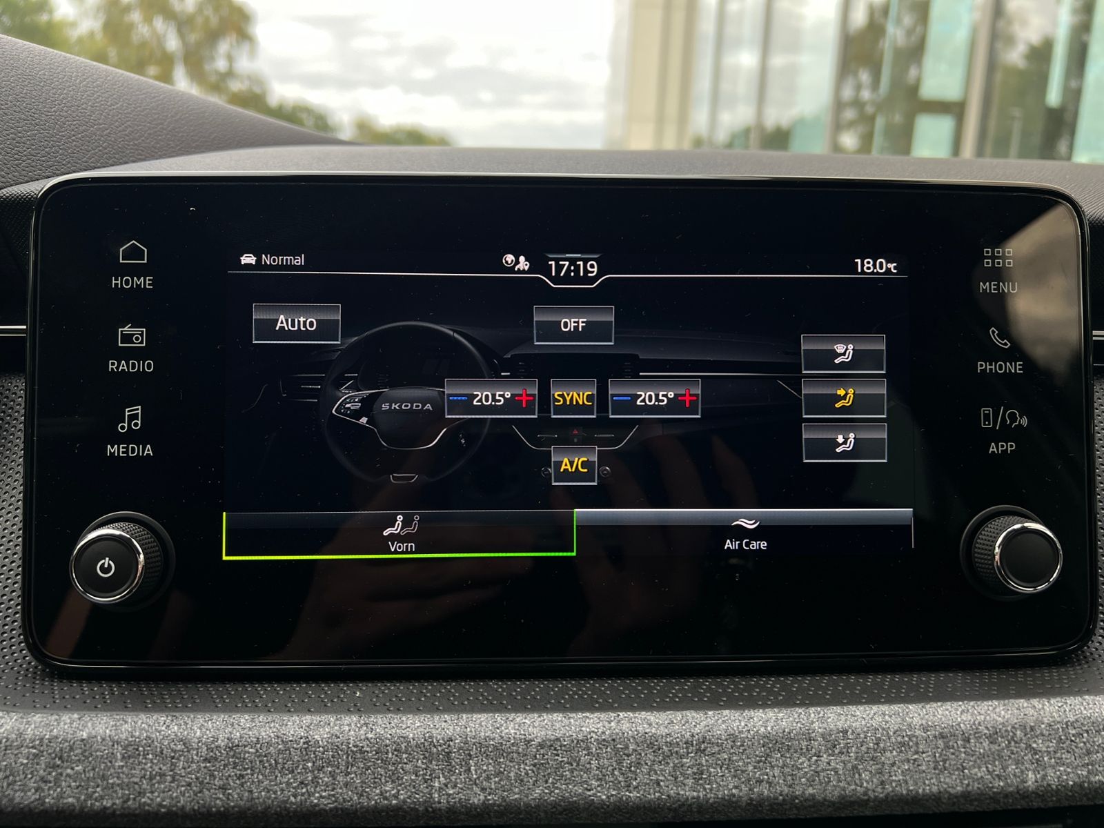 Fahrzeugabbildung SKODA Scala Selection 1.0 TSI DSG *AHK, LED, ACC, Kame