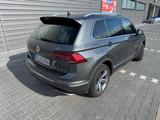 Volkswagen Tiguan,VOLLAUST.,R-LINE, 4MOTION,HUD,STHZ,D - VW Tiguan Gebrauchtwagen in Leipzig