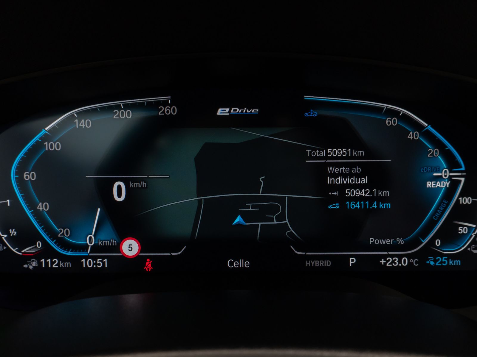 Fahrzeugabbildung BMW 530e M Sport Kamera Laser HUD DAB H/K Alarm 19"
