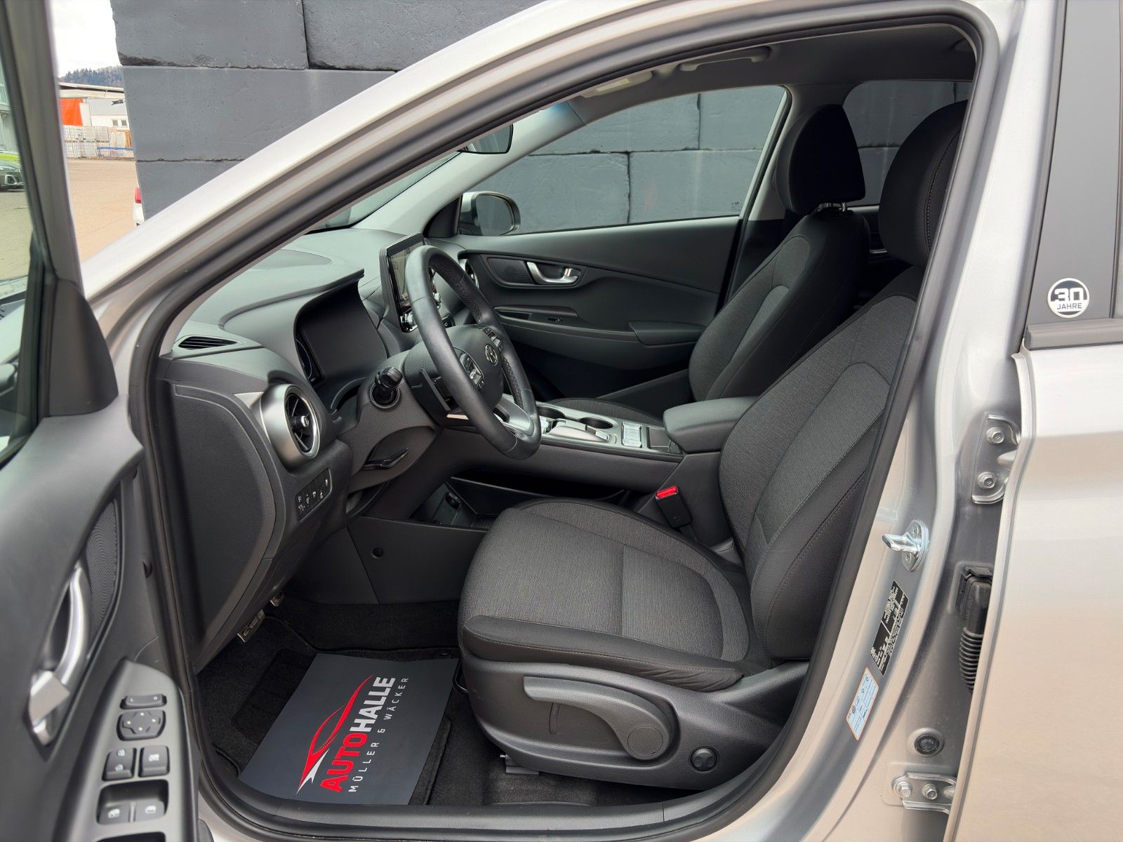 Fahrzeugabbildung Hyundai KONA E Select PDC CAM ACC SHZ LHZ CarPlay Navi