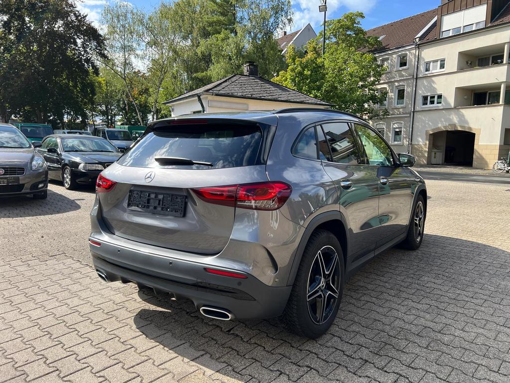 Mercedes-Benz GLA 180