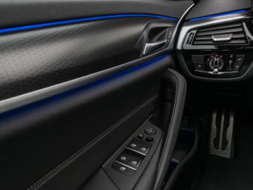 Fahrzeugabbildung BMW 520d M Sport Kamera DAB HiFi M Sportfahrwerk LED