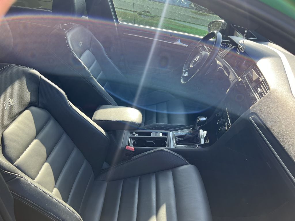 Fahrzeugabbildung Volkswagen Golf R 2.0 Akrapovic Original Sonderfarbe