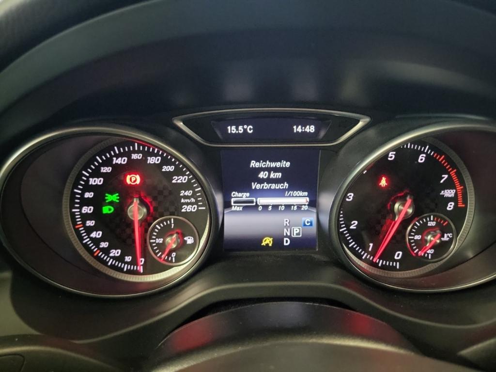 Mercedes-Benz A 250 BlueEfficiency Urban AUTOMATIK NAV LED SIT