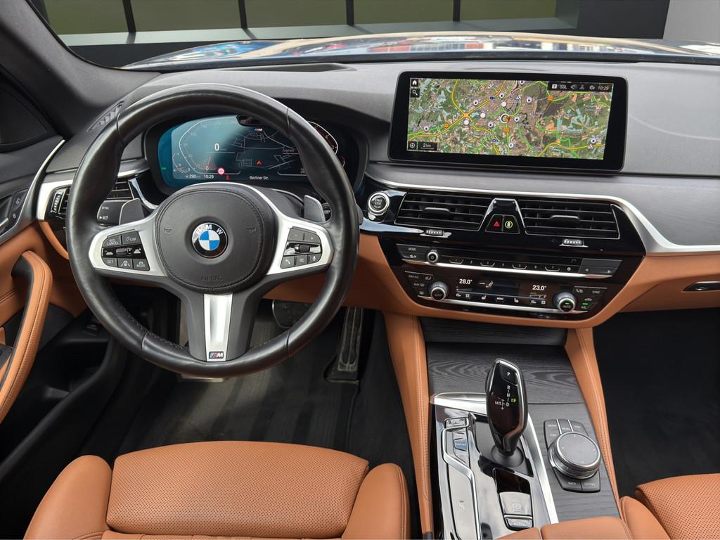 BMW 530i T. M-SPORT LASER NAVI PANO KAMERA 19" AHK