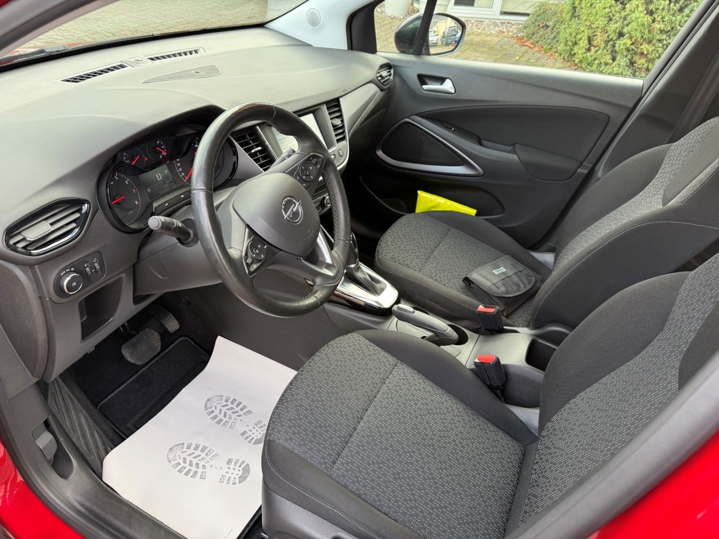 Fahrzeugabbildung Opel Crossland Edition 1.2 Direct SHZ+LHZ+Kamera