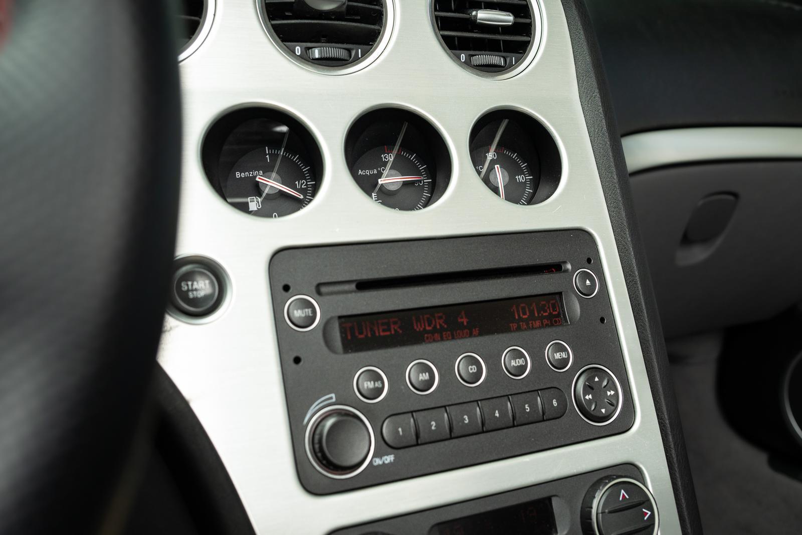 Alfa Romeo Spider 3.2 V6 JTS 260 ch BVM Q4 / 71 000 km / Cuir Poltrona Frau / Sièges électriques chauffants / Jantes 18"