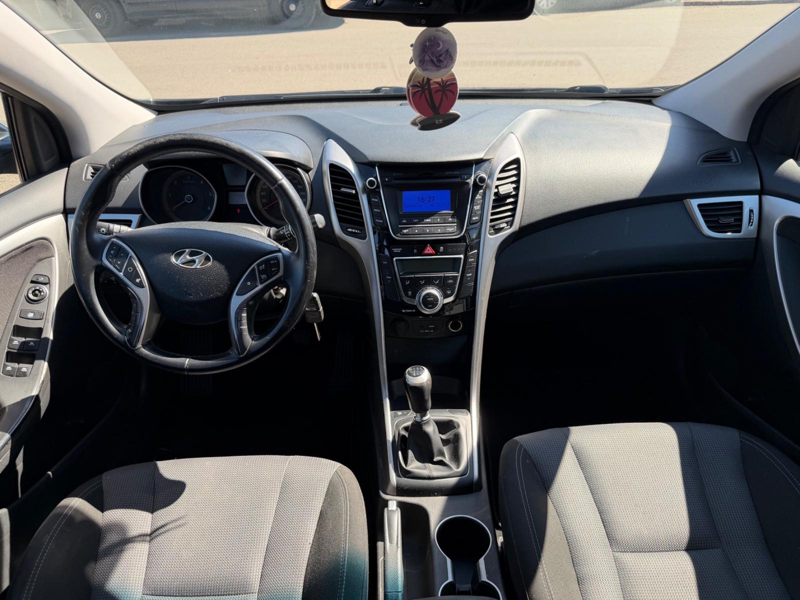 Hyundai i30 2015 — photo 8