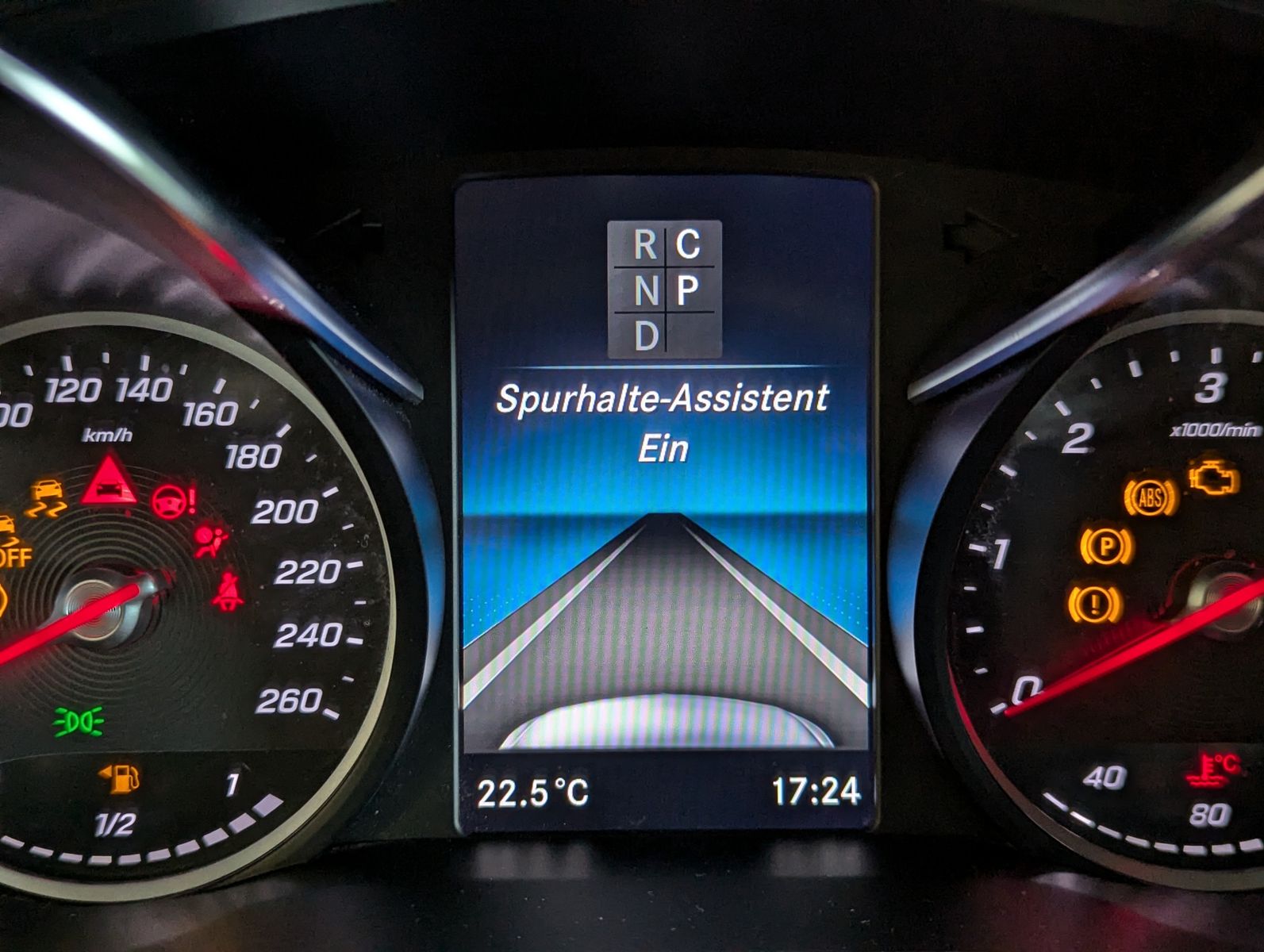 MERCEDES-BENZ V 220 d AMG EDITION lang Burmester ACC AHK StHz - Image 24