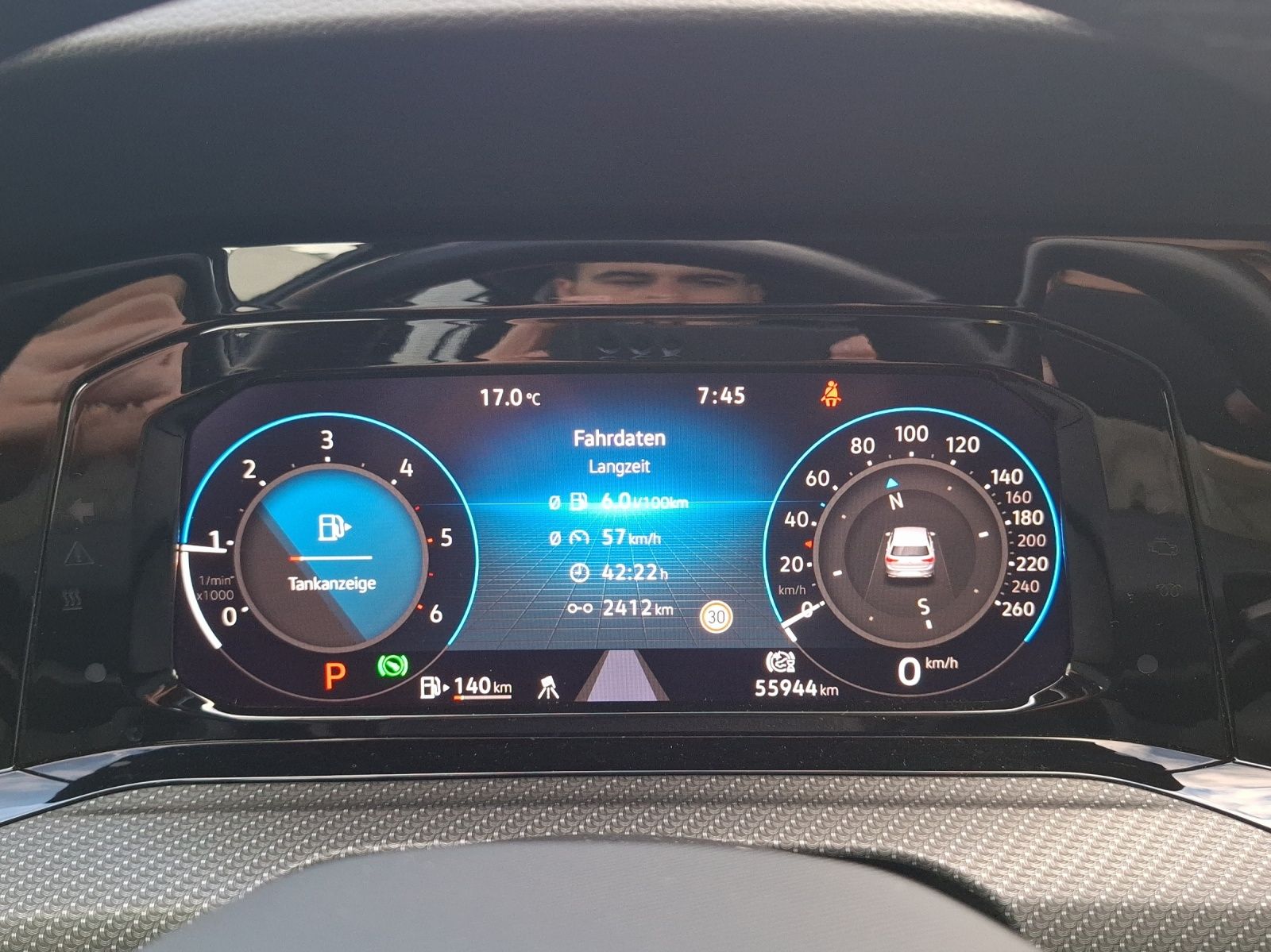 Fahrzeugabbildung Volkswagen Golf VIII TDI R-Line DSG LED Navi AID ACC PDC SH