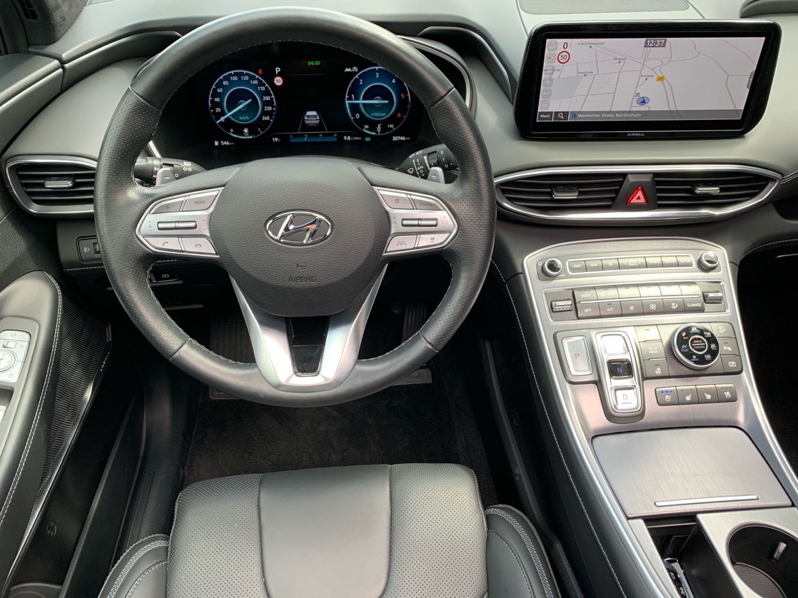 Fahrzeugabbildung Hyundai SANTA FE 2.2 CRDi Signature 4WD AHK PanDach